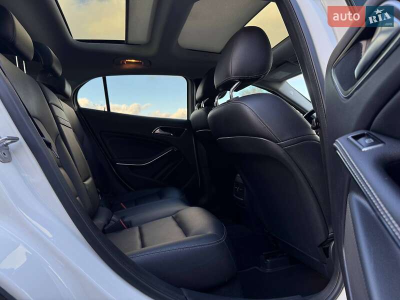 Внедорожник / Кроссовер Mercedes-Benz GLA-Class 2015 в Ровно