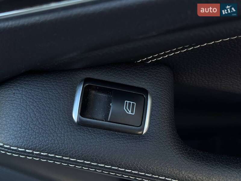 Внедорожник / Кроссовер Mercedes-Benz GLA-Class 2015 в Ровно