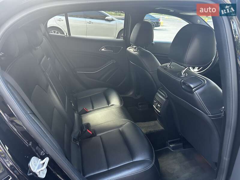 Внедорожник / Кроссовер Mercedes-Benz GLA-Class 2015 в Киеве