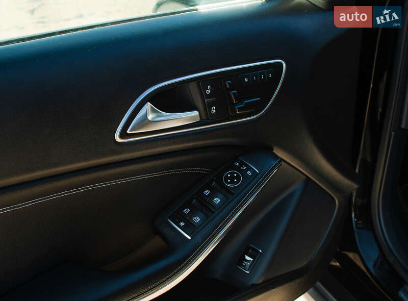 Внедорожник / Кроссовер Mercedes-Benz GLA-Class 2016 в Львове