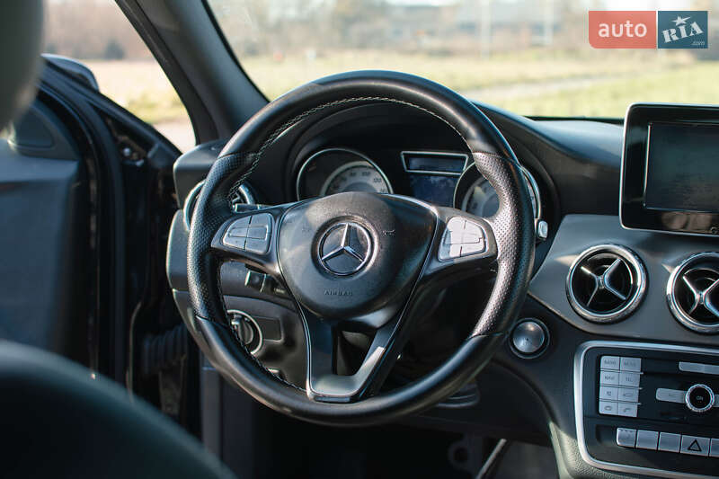 Внедорожник / Кроссовер Mercedes-Benz GLA-Class 2016 в Львове