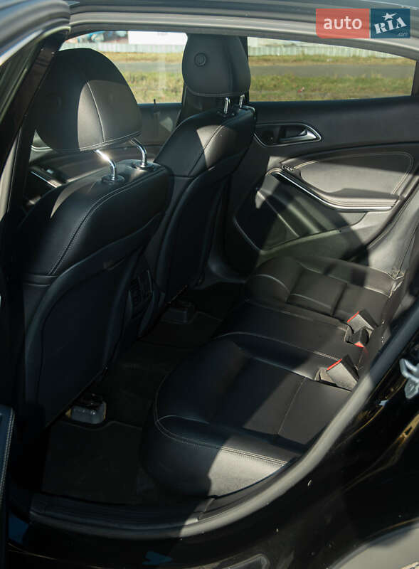 Внедорожник / Кроссовер Mercedes-Benz GLA-Class 2016 в Львове