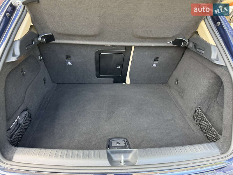 Внедорожник / Кроссовер Mercedes-Benz GLA-Class 2017 в Киеве