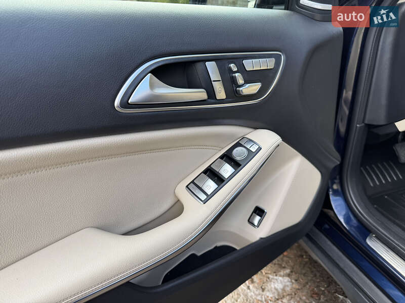 Внедорожник / Кроссовер Mercedes-Benz GLA-Class 2017 в Киеве