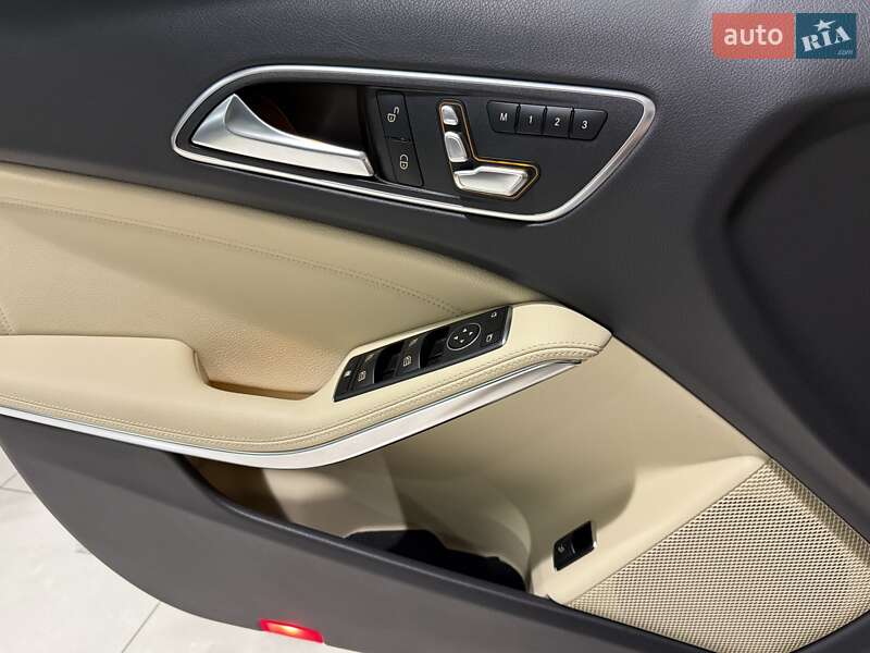 Внедорожник / Кроссовер Mercedes-Benz GLA-Class 2019 в Одессе