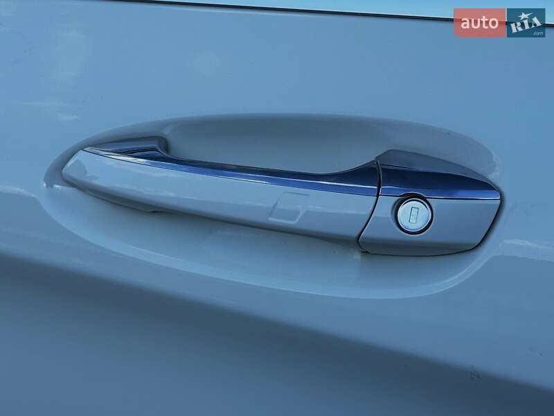 Позашляховик / Кросовер Mercedes-Benz GLA-Class 2016 в Києві