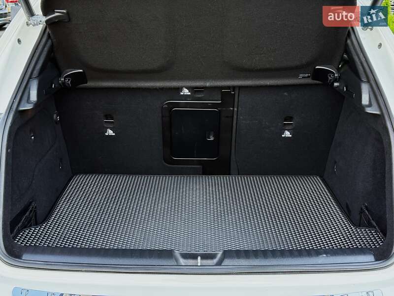 Позашляховик / Кросовер Mercedes-Benz GLA-Class 2016 в Києві