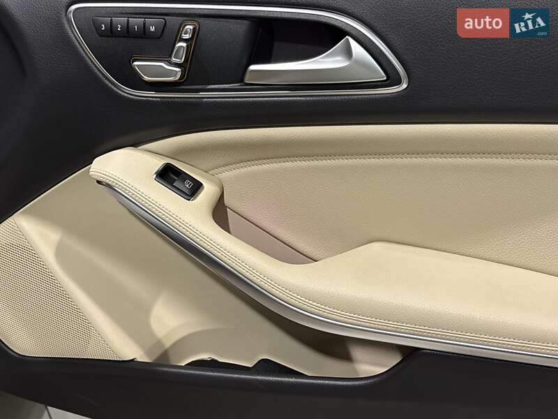 Позашляховик / Кросовер Mercedes-Benz GLA-Class 2019 в Одесі