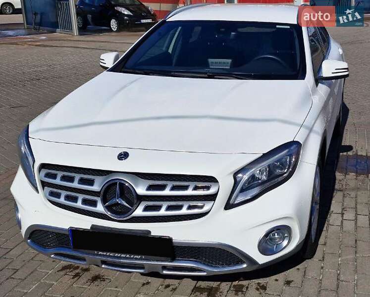 Mercedes-Benz GLA-Class 2018 Mercedes-Benz GLA-Class 2018