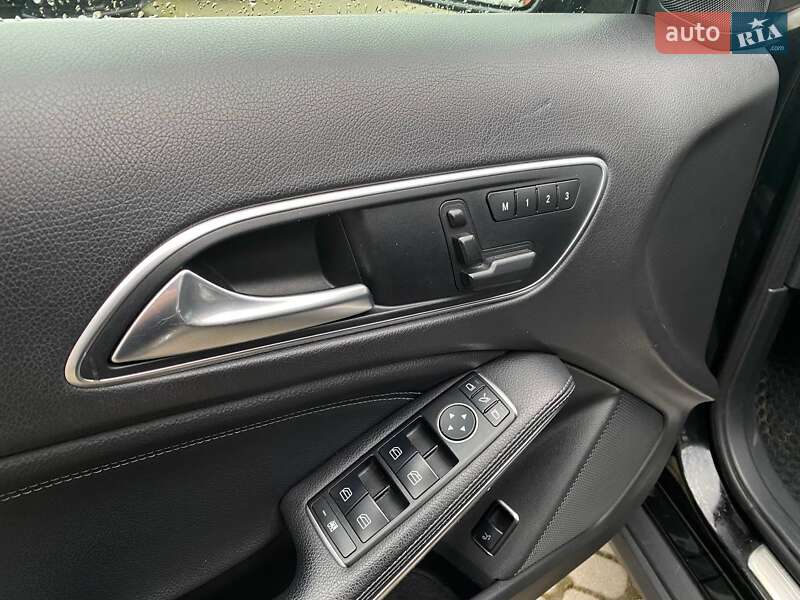 Внедорожник / Кроссовер Mercedes-Benz GLA-Class 2017 в Львове