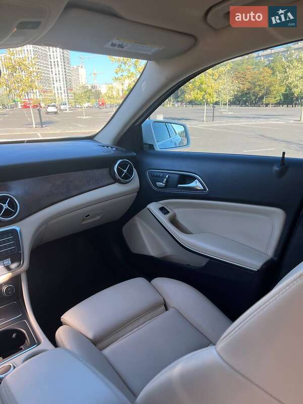 Внедорожник / Кроссовер Mercedes-Benz GLA-Class 2018 в Киеве фото 10 Внедорожник / Кроссовер Mercedes-Benz GLA-Class 2018 в Киеве