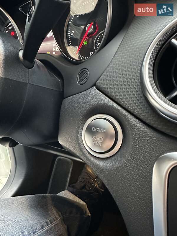 Позашляховик / Кросовер Mercedes-Benz GLA-Class 2017 в Києві