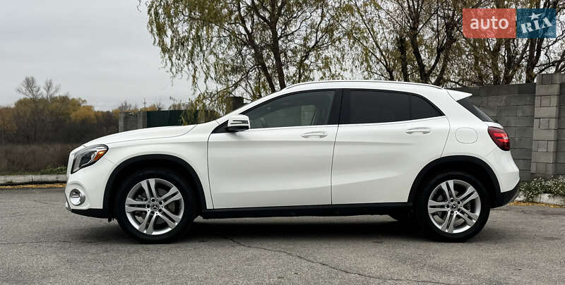 Позашляховик / Кросовер Mercedes-Benz GLA-Class 2018 в Кам'янському