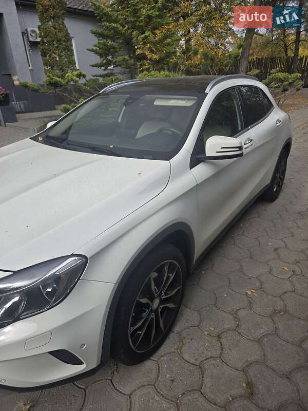 Внедорожник / Кроссовер Mercedes-Benz GLA-Class 2017 в Запорожье