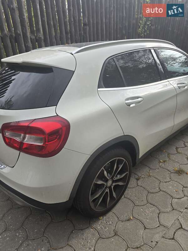 Внедорожник / Кроссовер Mercedes-Benz GLA-Class 2017 в Запорожье
