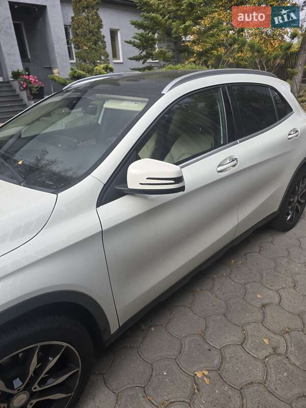 Внедорожник / Кроссовер Mercedes-Benz GLA-Class 2017 в Запорожье