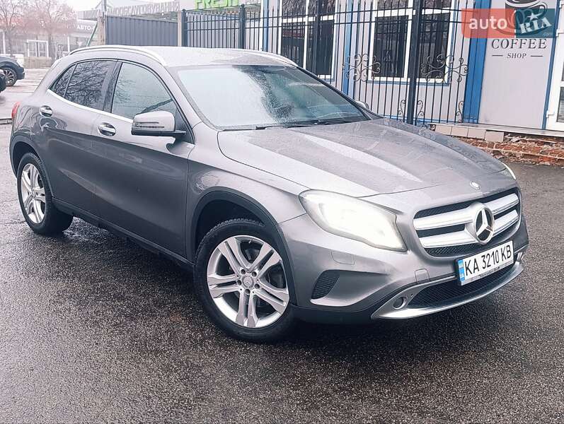 Mercedes-Benz GLA-Class 2015