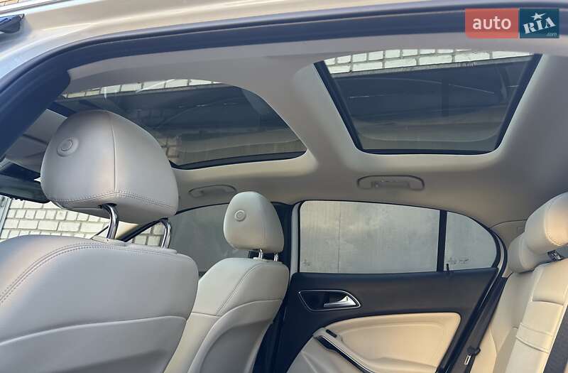 Позашляховик / Кросовер Mercedes-Benz GLA-Class 2018 в Києві