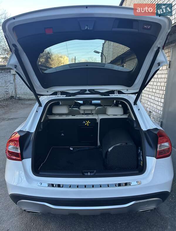 Позашляховик / Кросовер Mercedes-Benz GLA-Class 2018 в Києві