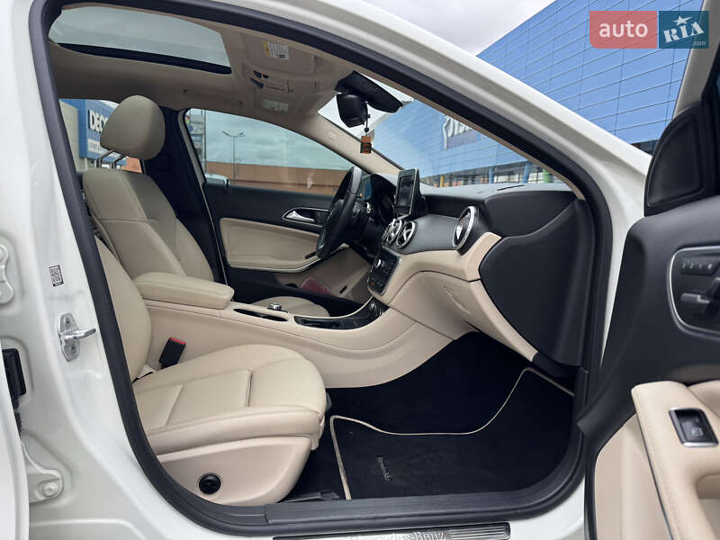 Позашляховик / Кросовер Mercedes-Benz GLA-Class 2016 в Києві