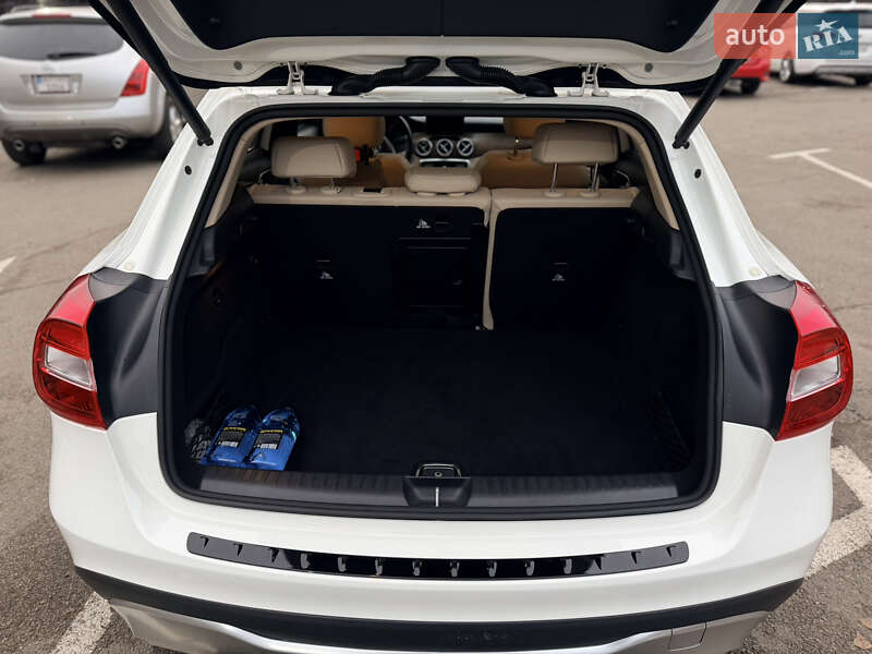 Внедорожник / Кроссовер Mercedes-Benz GLA-Class 2018 в Киеве