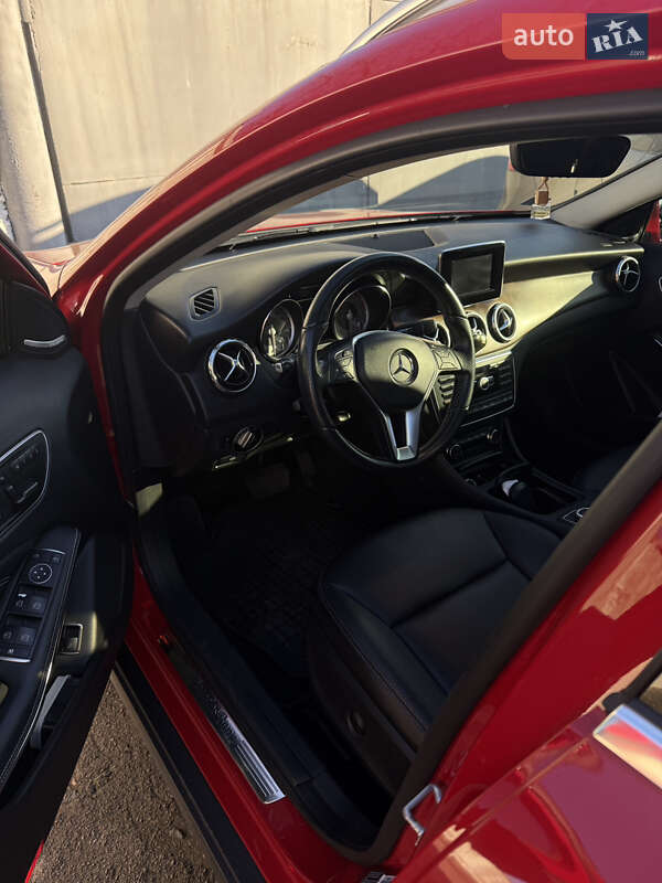 Позашляховик / Кросовер Mercedes-Benz GLA-Class 2015 в Рівному