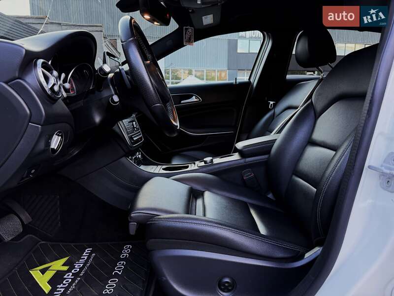 Внедорожник / Кроссовер Mercedes-Benz GLA-Class 2016 в Киеве