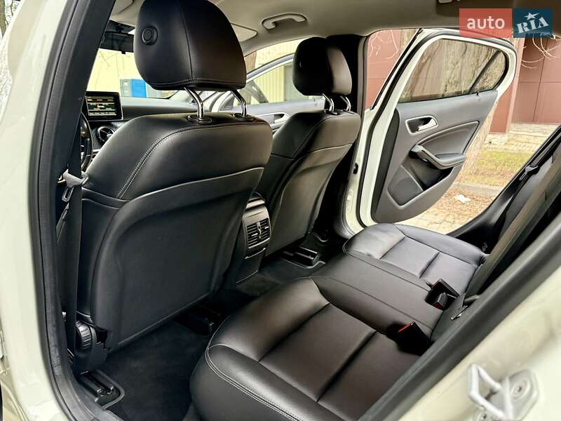 Позашляховик / Кросовер Mercedes-Benz GLA-Class 2014 в Дніпрі