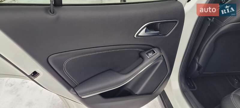 Позашляховик / Кросовер Mercedes-Benz GLA-Class 2018 в Рівному