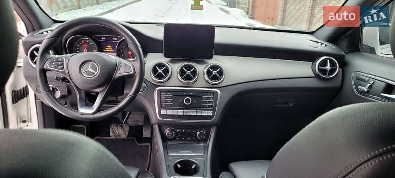 Позашляховик / Кросовер Mercedes-Benz GLA-Class 2018 в Рівному