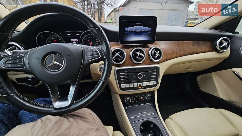 Внедорожник / Кроссовер Mercedes-Benz GLA-Class 2019 в Тернополе