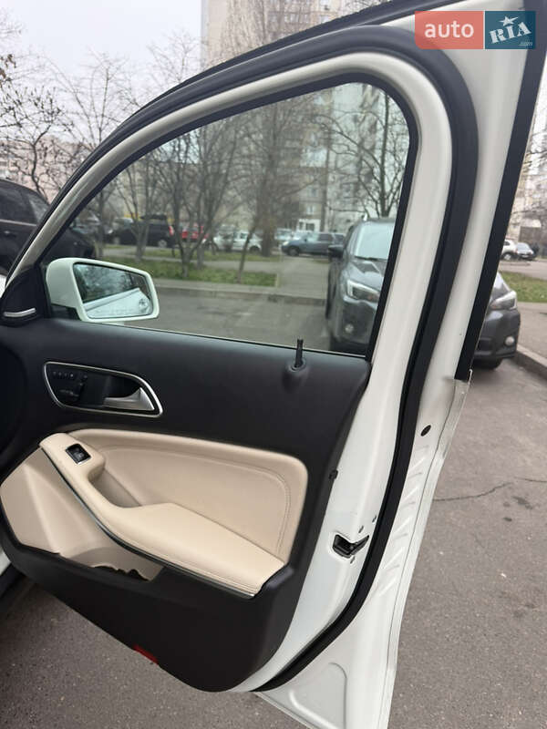 Внедорожник / Кроссовер Mercedes-Benz GLA-Class 2017 в Киеве фото 14 Внедорожник / Кроссовер Mercedes-Benz GLA-Class 2017 в Киеве