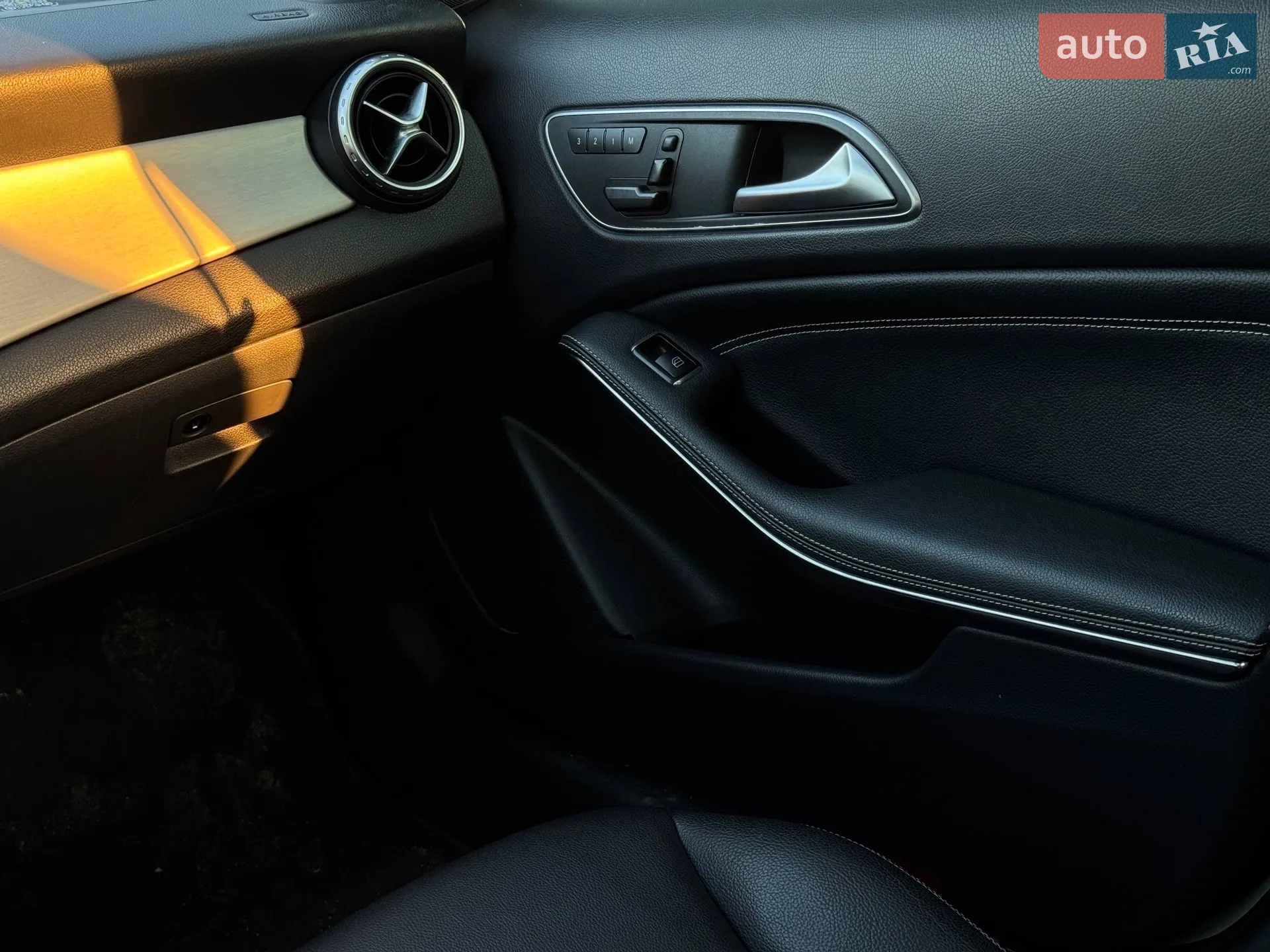 2015 Mercedes-Benz GLA-klasse - мініатюра 47