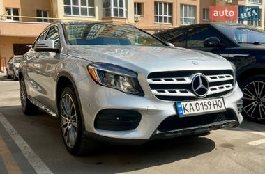 Внедорожник / Кроссовер Mercedes-Benz GLA-Class 2017 в Киеве