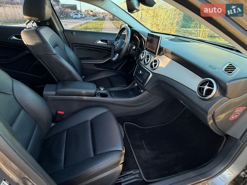 Внедорожник / Кроссовер Mercedes-Benz GLA-Class 2016 в Киеве