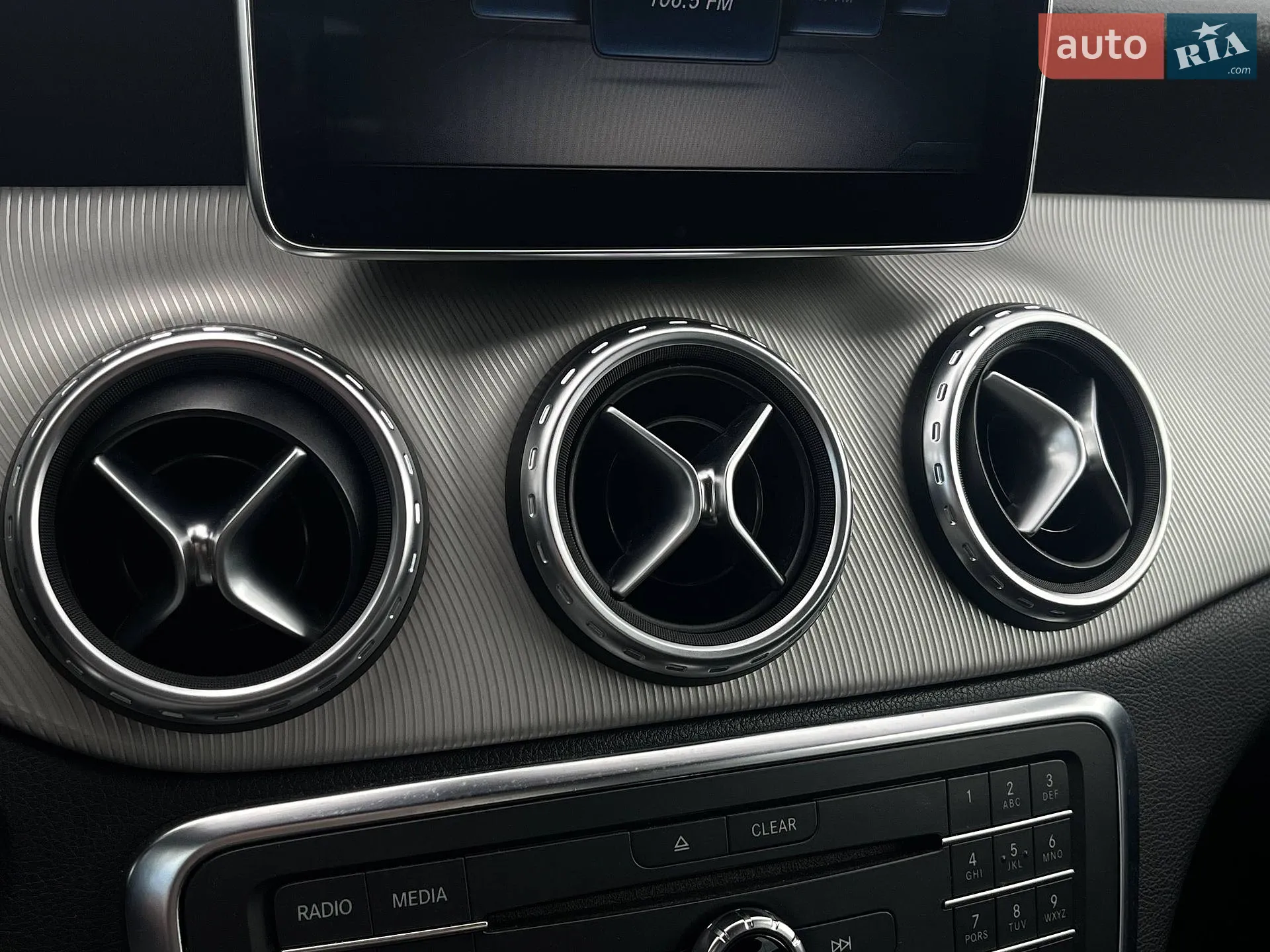 2015 Mercedes-Benz GLA-klasse - мініатюра 30