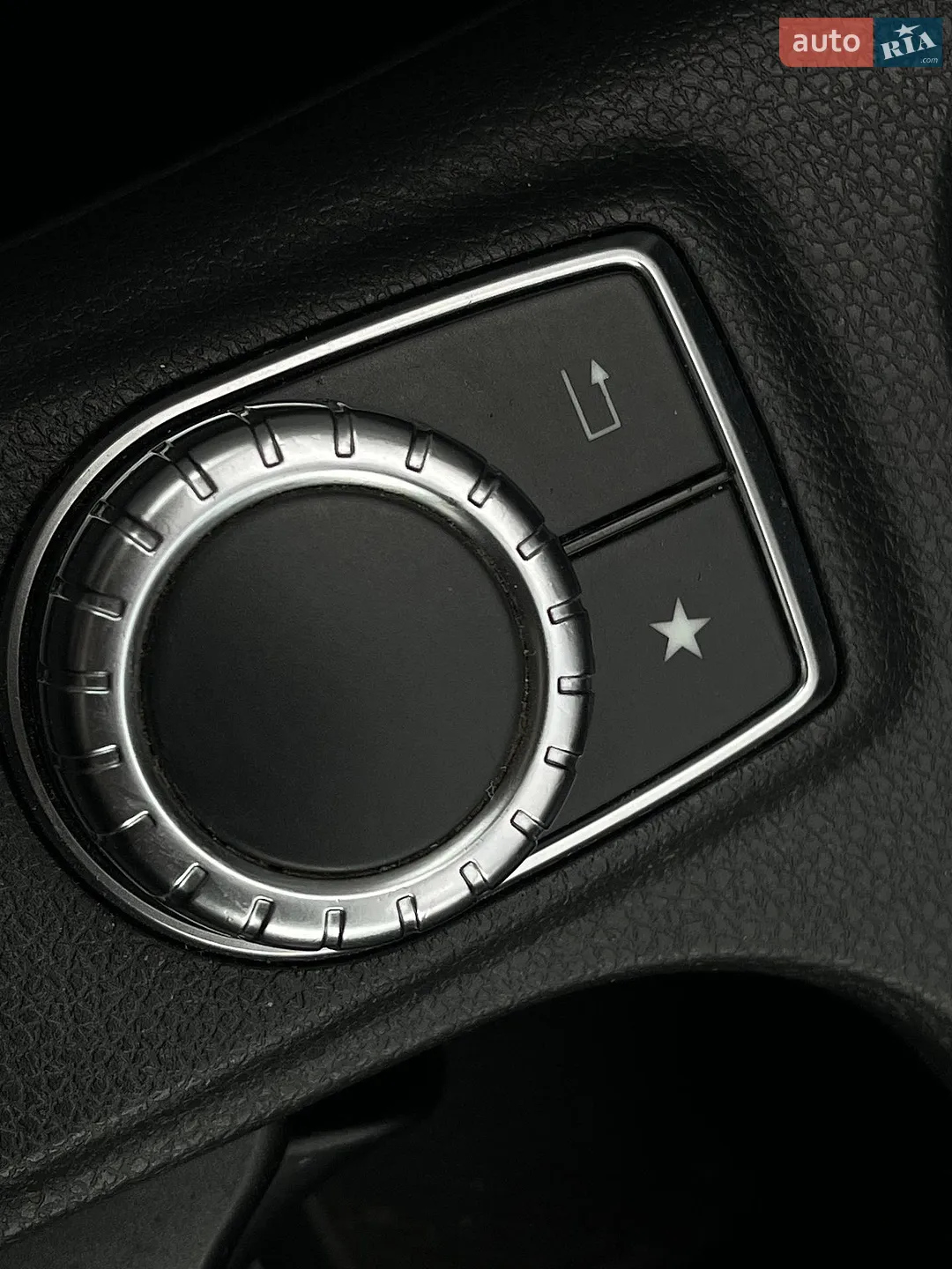 2015 Mercedes-Benz GLA-klasse - мініатюра 34