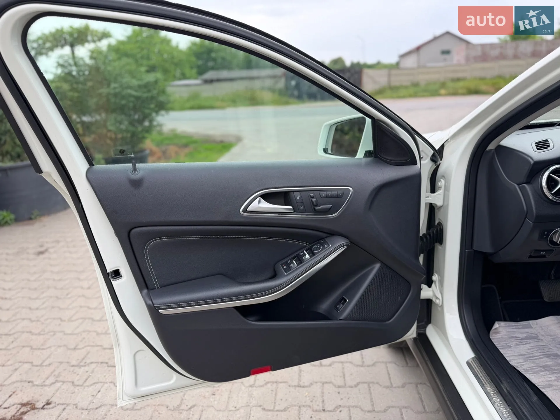 2015 Mercedes-Benz GLA-klasse - мініатюра 26