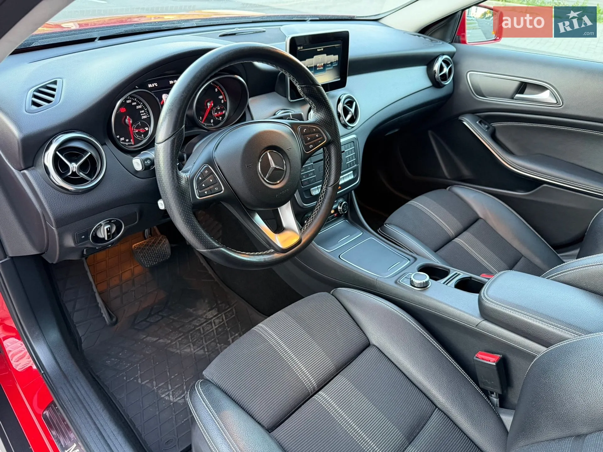 2017 Mercedes-Benz GLA-klasse - мініатюра 34