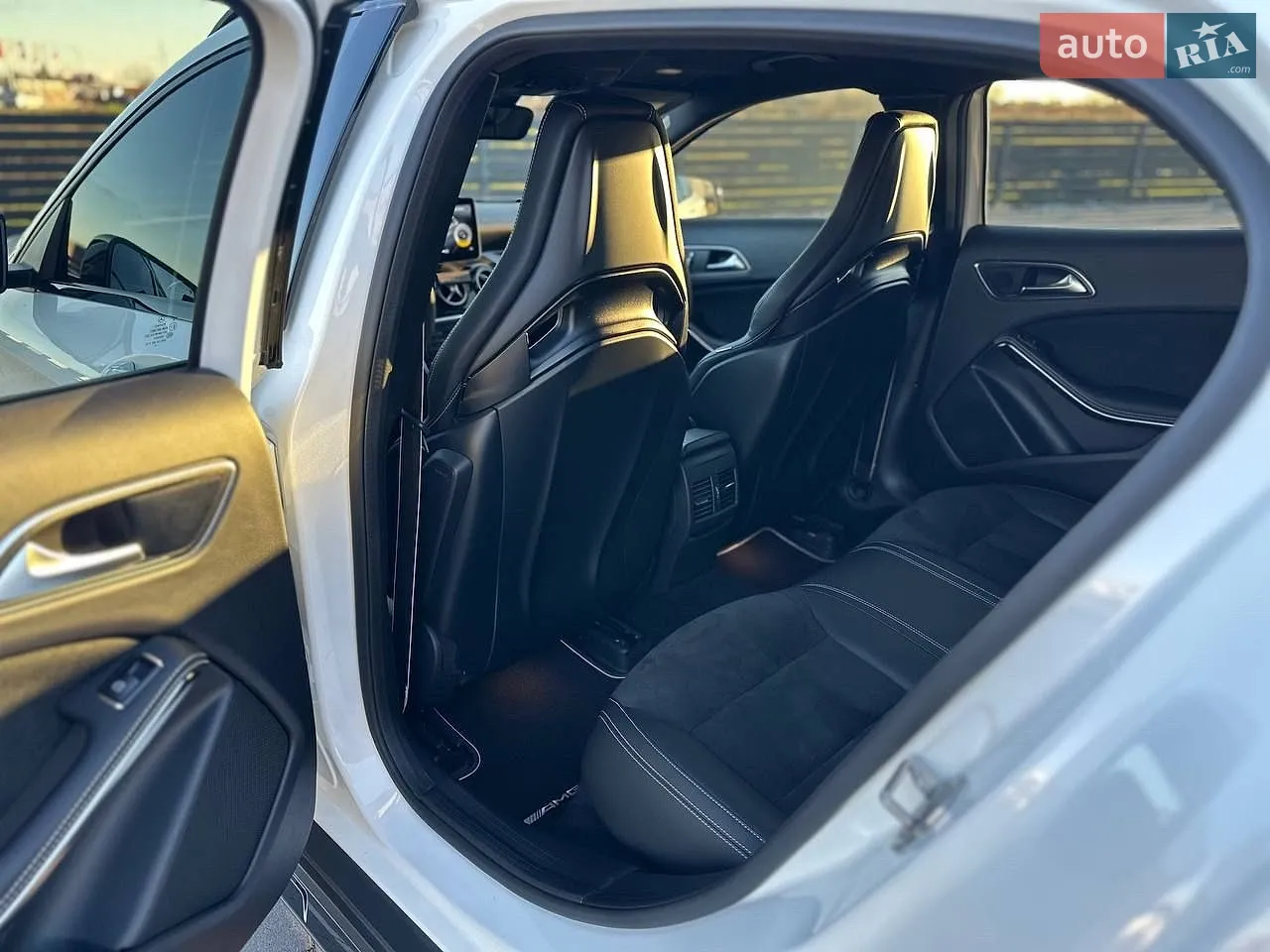 2018 Mercedes-Benz GLA-klasse - мініатюра 38