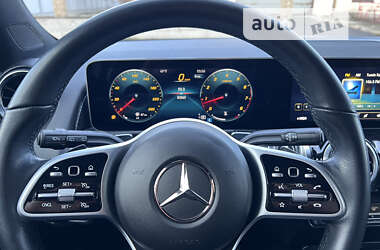 Позашляховик / Кросовер Mercedes-Benz GLB-Class 2019 в Києві