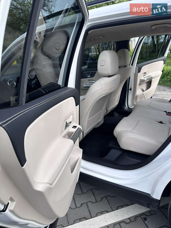 Внедорожник / Кроссовер Mercedes-Benz GLB-Class 2021 в Киеве