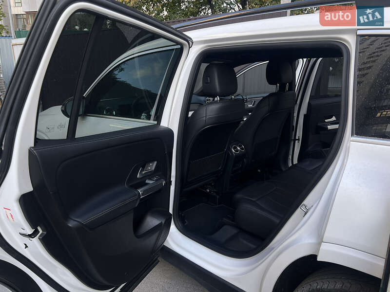 Внедорожник / Кроссовер Mercedes-Benz GLB-Class 2020 в Киеве