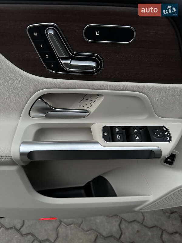 Внедорожник / Кроссовер Mercedes-Benz GLB-Class 2023 в Киеве