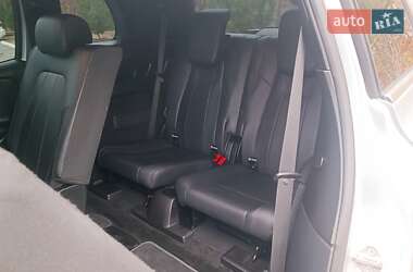 Позашляховик / Кросовер Mercedes-Benz GLB-Class 2019 в 
