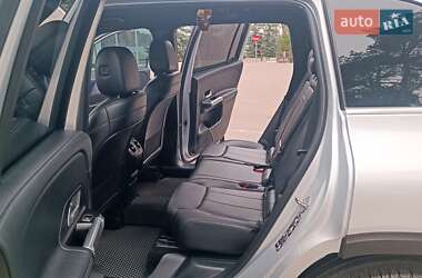 Позашляховик / Кросовер Mercedes-Benz GLB-Class 2019 в 