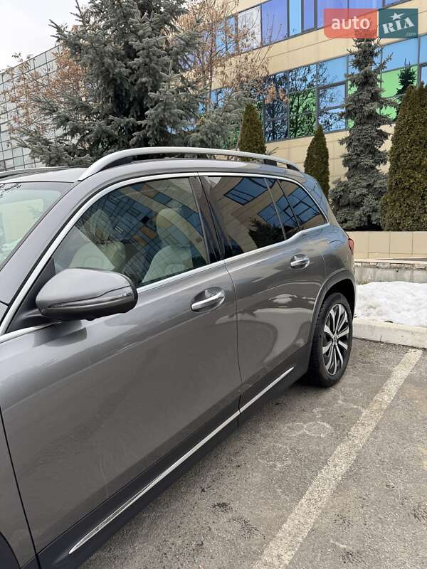 Внедорожник / Кроссовер Mercedes-Benz GLB-Class 2019 в Харькове