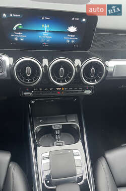 Внедорожник / Кроссовер Mercedes-Benz GLB-Class 2019 в 