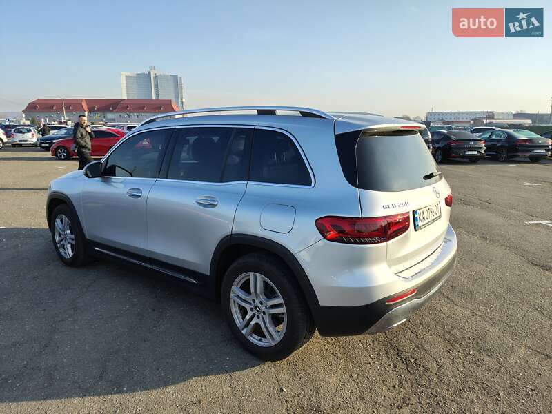 Внедорожник / Кроссовер Mercedes-Benz GLB-Class 2020 в Киеве