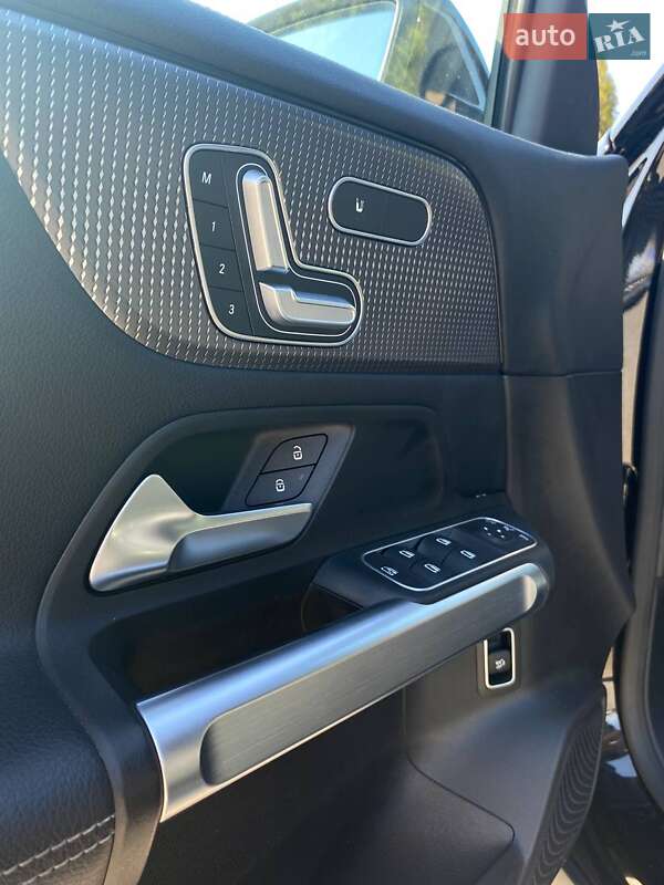 Внедорожник / Кроссовер Mercedes-Benz GLB-Class 2021 в Тернополе